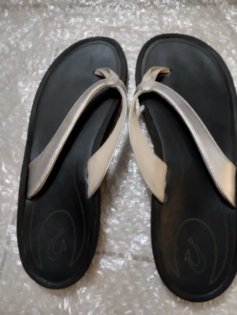OLUKAI KULAPA KAI Thong silver sandals flip flops Shoes Women’s Size 11 ...