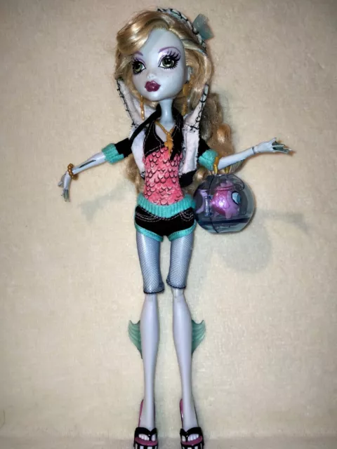 Monster High Lagoona Blue - Signature Wave One. FINE FISH FILLET DISPLAY OPTION!