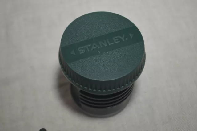 https://www.picclickimg.com/9D4AAOSwpVFlQA1i/Aladdin-Stanley-Thermos-RS41-Green-Stopper-Replacement-Geunine.webp
