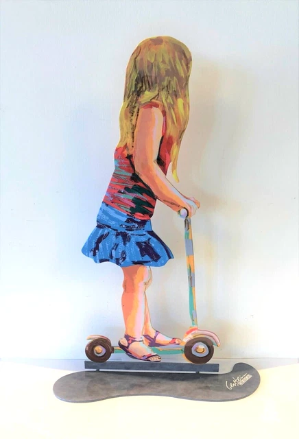 Sculpture Pop Art Métal " Girl On Scooter " par DAVID GERSTEIN