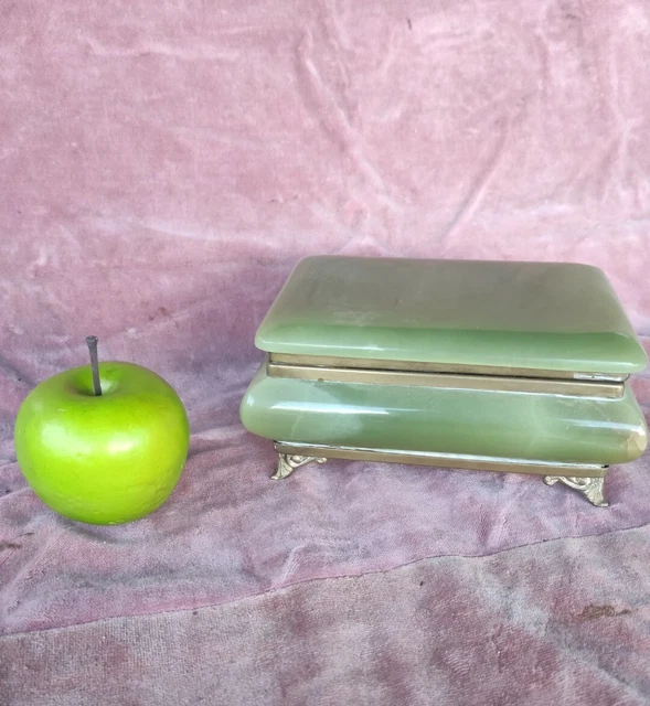 Boîte  coffret Vintage en onyx . Pour bijoux ou boîte  fumeur.   17 x 11 cm.