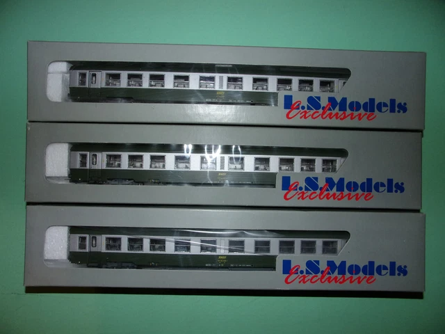 ls-models-coffret-3-voitures-voyageurs-usi-vert-inox-cyclope-40006-neuf