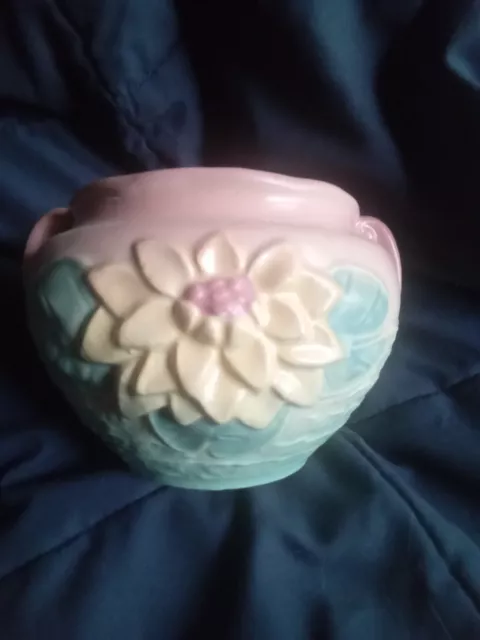 VINTAGE  Hull Water Lily Pink Jardiniere L-23-5 1/2" with original sticker