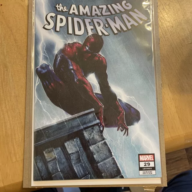 Amazing Spiderman #29 2023 SDCC Exclusive David Paratore Trade Variant LTD 3000