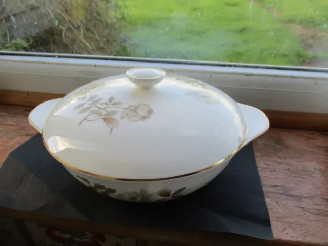 Royal Doulton Yorkshire Rose H5050 Covered Vegetable Serving Dish Tureen