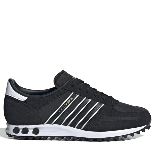La trainer deals nere