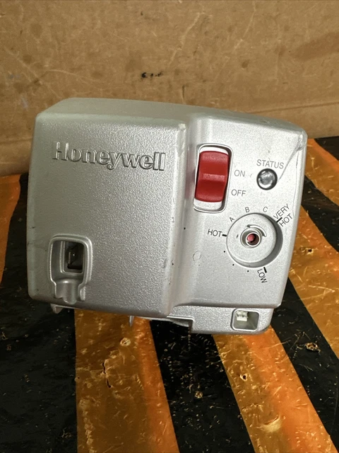Honeywell Water Heater Gas Valve Bradford WV4462A1073 used