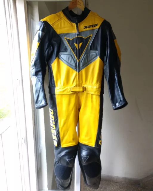 Tuta moto in pelle Dainese taglia 50 pantaloni giallo nero abito