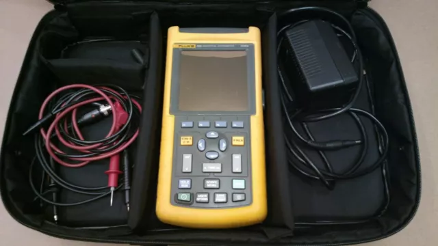 Fluke 123 Industrial Scope Meter Used