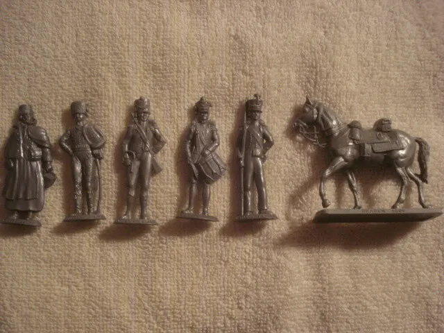 Vintage lot de 6 figurines MOKAREX 5 personnages et un cheval en bon état