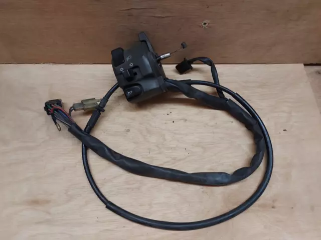 Kawasaki ZZR600  E  Left hand switch gear with choke cable.