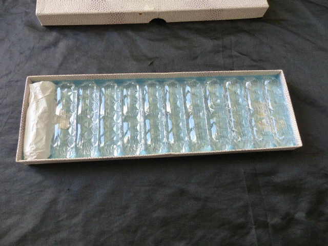 Perles Tubulaires En Verre Doré Art Déco - Anciennes Avec Boîte D'Origine Du Louvre - Occasion Excellent État