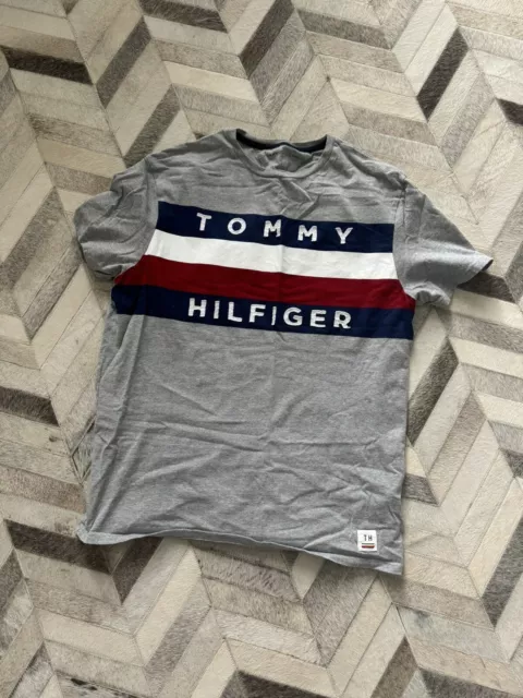 Tommy Hilfiger Embroidered Logo T-shirt Vintage 100% Cotton Mens Size L Grey