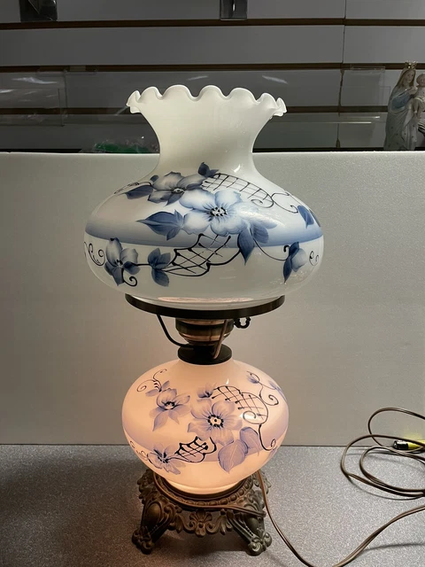 GWTW TABLE LAMP Victorian 3 WAY LIGHT Parlor 20" BRASS Milk Glass Blue Florals 3