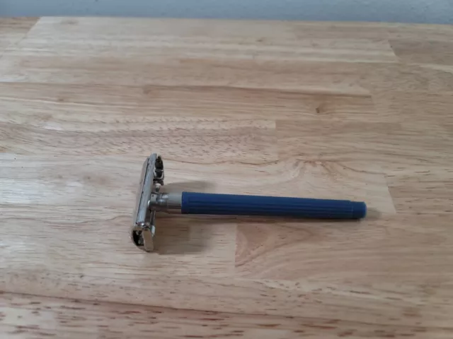 Vintage 1998 Gillette British Slim Twist DE Safety Razor K1