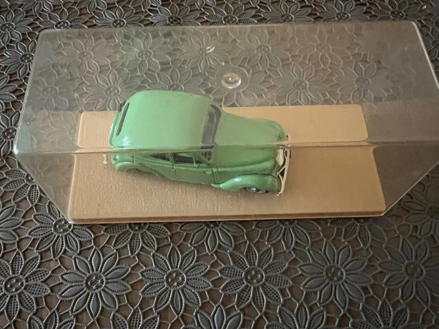 RENAULT JUVAQUATRE FOURGONNETTE Singer Eligor 1:43 EUR 25,90 - FR