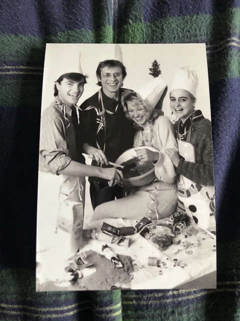 NICK BERRY/ TOM WATT & LINDA DAVIDSON  EASTENDERS) UNSIGNED PHOTO- 6x4”