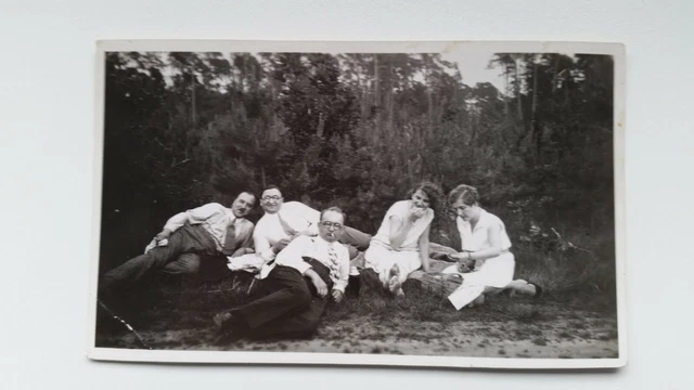Foto 151K7521 Picknickausflug mit hübschen Damen Potsdam ca.1935 ca.7x11cm