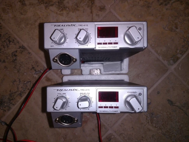 Pair of TRC-415 Radio Shack 40-Channel 400mW CB Radios w/ Mic and Antennas