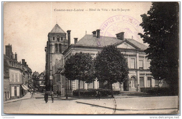 58 COSNE SUR LOIRE - H�tel de ville, rue St Jacques