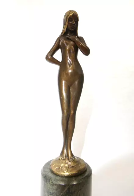 Estilo Moderno Figura de Bronce Firmado