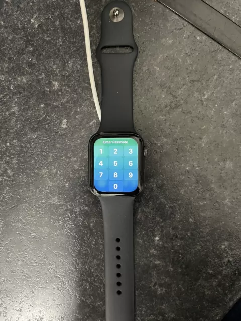 Space grey aluminum on sale case black sport band