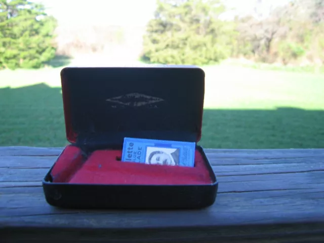 Beautiful 1930's Gillette New Type Case Only Red and Black Set