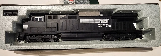 Kato HO GE C44-9W Dash 9 Diesel Norfolk Southern Unnumbered