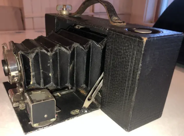 Antigua Cámara Brownie Plegable 1909 Eastman Kodak Modelo A No. 2 - Fuelle Negro