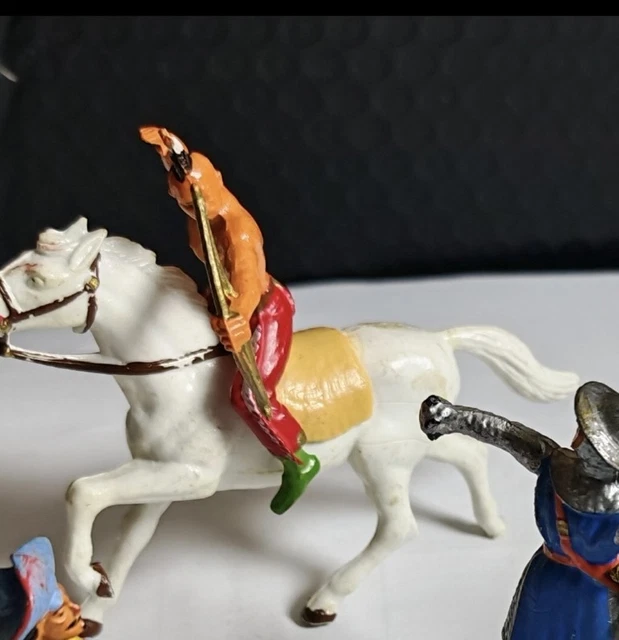 STARLUX COPIES RESINE MOYEN AGE PLUMET CHEVAL EN ROBE AU GALOP 6101-6111-6113