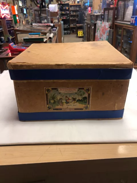 Antique Empress Accordian