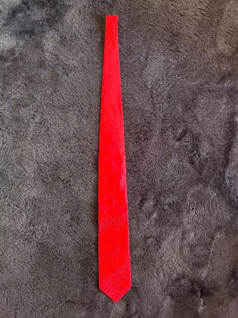 Red Italo Ferretti silk tie 9cm brand new