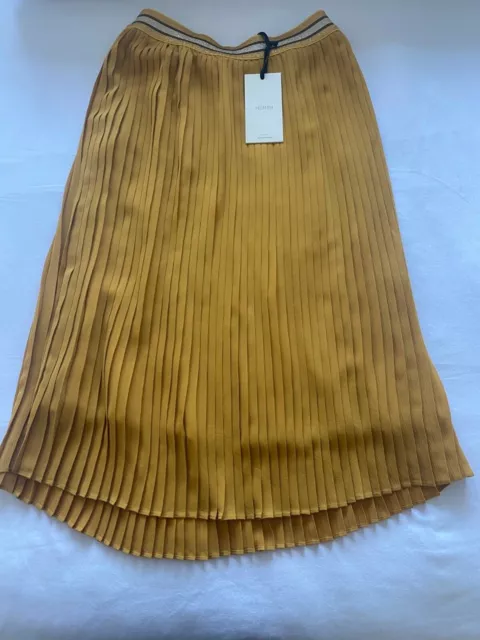Women’s pleated mustard skirt, size 10, brand new, never worn, Numph.