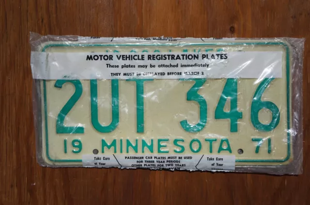 1971 Minnesota 10,000 Lakes License Plate Plates PAIR / SET - NEVER OPENED