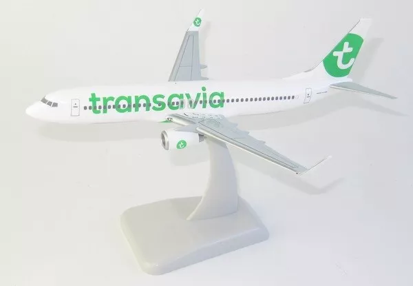 Transavia Airlines Boeing 737-800 1/200 scale desk model NEW Hogan
