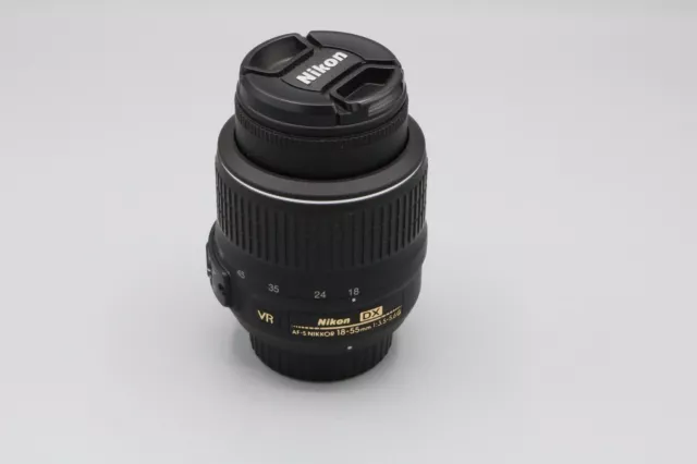 Nikon AF-S DX Nikkor 18-55 mm f/3.5-5.6G VR Zoomobjektiv