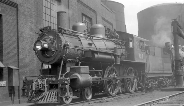 BM Boston & Maine Railroad locomotive, Engine No. 1017, 4-4-0 OLD TRAIN PHOTO