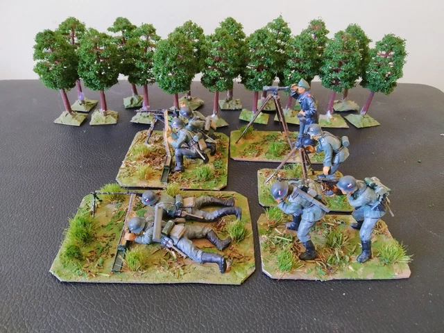 Elastolin - Figurine-jouet 8x Soldats Allemands avec masque à gaz Elastolin - Figurine-jouet 8x Soldats Allemands avec masque à gaz