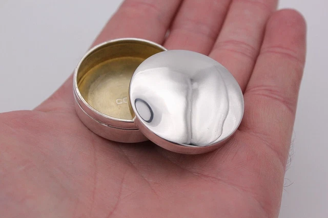 STERLING SILVER PILL box, Goldsmiths, round, Plain, 1930 London 