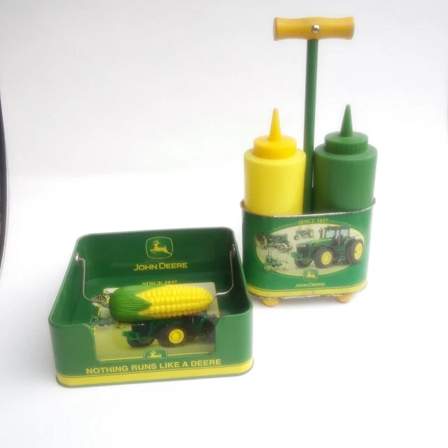 John Deere Themed Picnic Set With Condiment, & Napkin Holder.