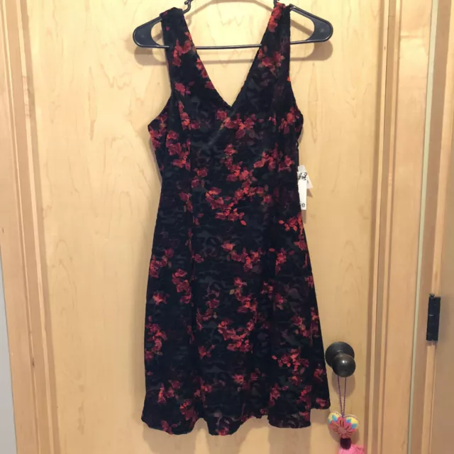 Kensie Velvet Black Red V Neck Sleeveless Women's Dress Size 6 NWT