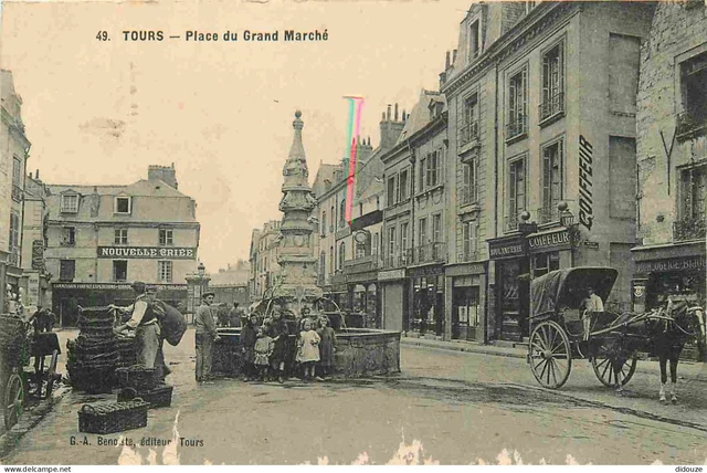 Carte Postale Ancienne (CPA) Tours - Place Du Grand Marché Et Fontaine Des Beaumes - 1900