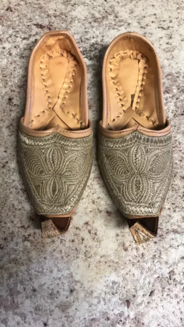 Child Punjab India Pakistan Silver Embroidered Jutti Curled Toe Leather Shoe VTG