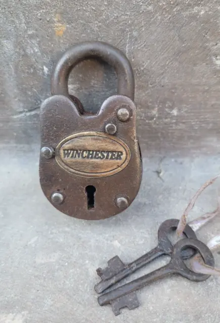 Winchester Cast Iron Gate Lock W/ 2 Working Keys & Antique Finish Padlock 2