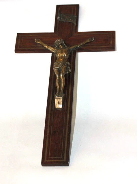 Ancien  grand crucifix en bois et bronze , 45 x 24 cm