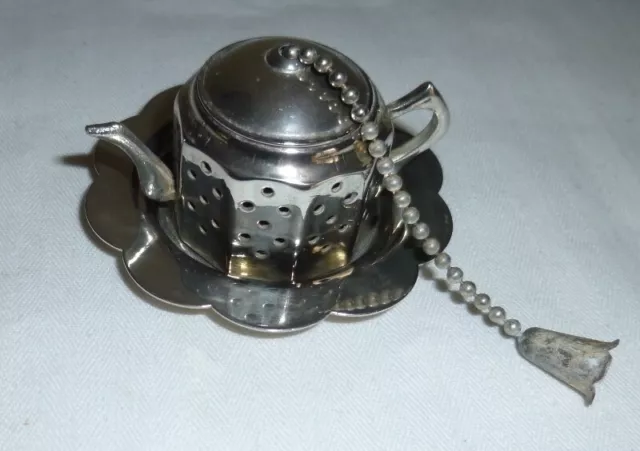 Small silver plated Tea strainer