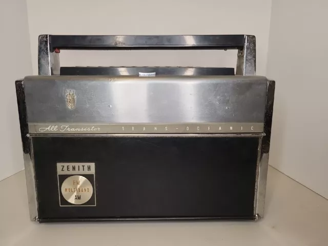 Vintage Zenith Royal Trans-Oceanic All Transistor Radio 3000-1 AM FM Vintage Zenith Royal Trans-Oceanic All Transistor Radio 3000-1 AM FM