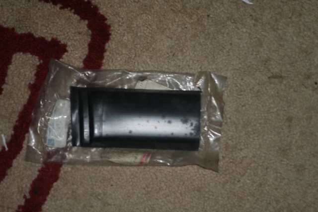 NOS FRONT BUMPER RUBBER RH BRC6676 ROVER SD1 SERIES 1.5 VANDEN PLAS SE ...