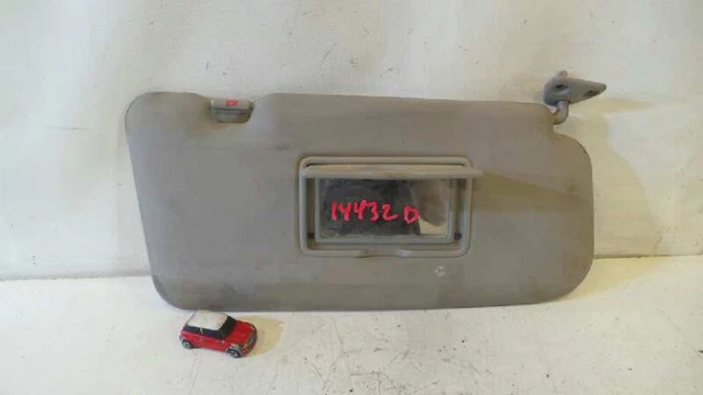 Pare-soleil droit nissan terrano ii 2.7 tdi 4wd (125 cv) 1996 1737015
