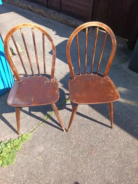 Pair of Vintage  Windsor Ercol Dining Chairs. Four spar.